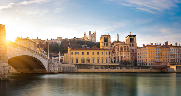 Vue de Lyon au bord de la Saône, secteur attractif pour l’investissement locatif