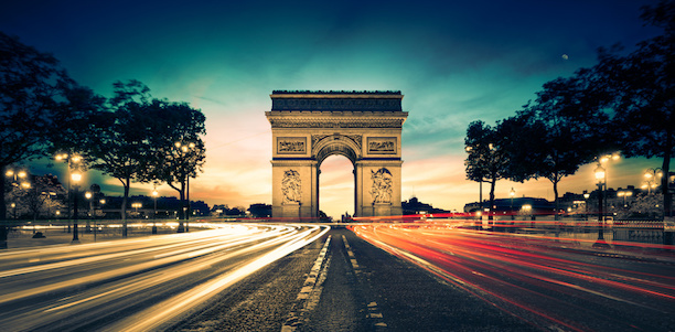 Arc de Triomphe et Champs-Élysées : situé dans l’un des quartiers les plus prestigieux de Paris, ce secteur bénéficie d’une attractivité internationale exceptionnelle. Pour un investisseur immobilier, acquérir un bien locatif à proximité garantit une fort
