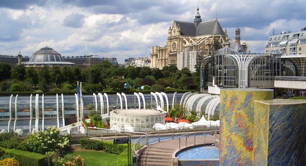 Vue sur le quartier des Halles à Paris, avec l’église Saint-Eustache en arrière-plan