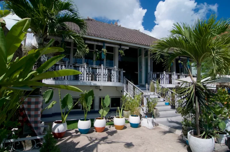 Vue aérienne des villas en vente à Canggu près de Batu Bolong, illustrant les meilleures villa à acheter à Canggu