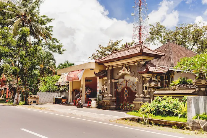 Vue du marché immobilier en plein essor à Bali, illustrant les possibilités d'achat de propriétés rentables pour les investisseurs.
