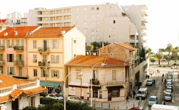 Un immeuble de rapport au Carré d'Or à Nice