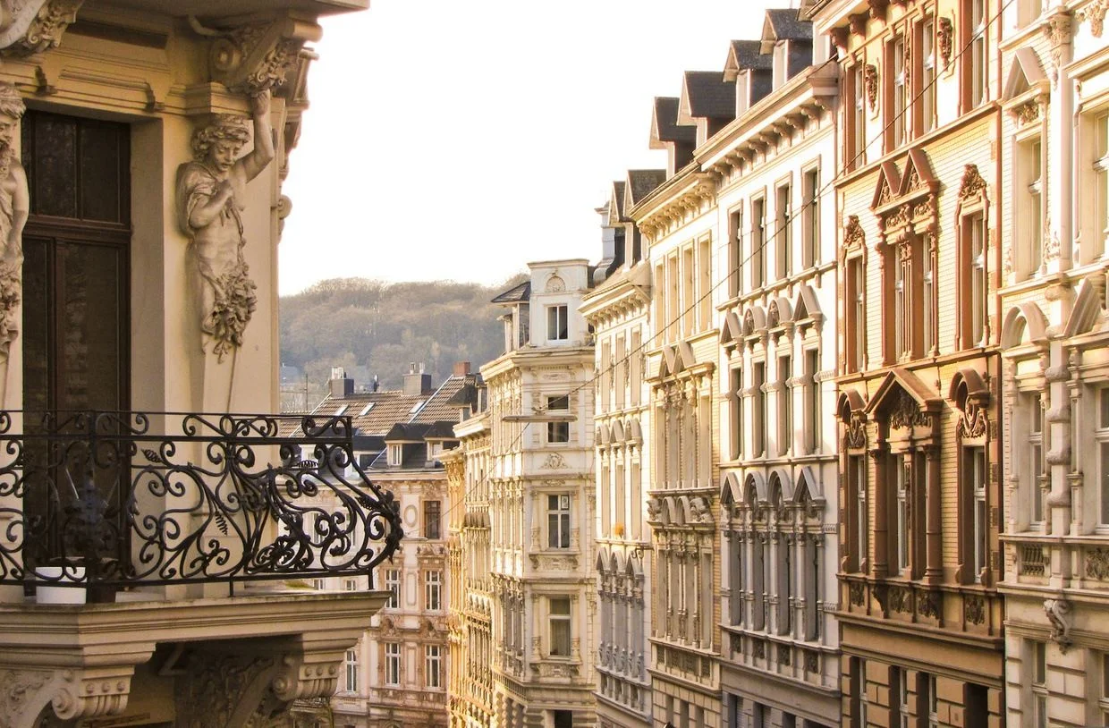 Immobilier ancien France représenté en image pour investissement expatrié
