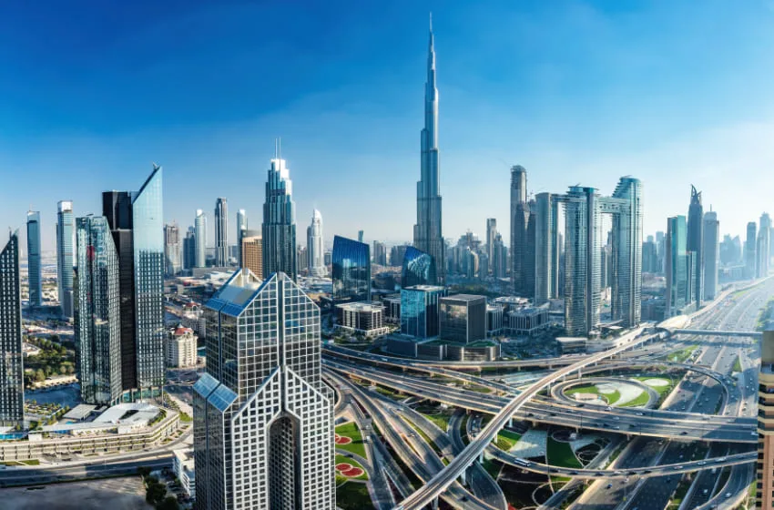 Vue panoramique de Dubai montrant où investir en tant qu'étranger