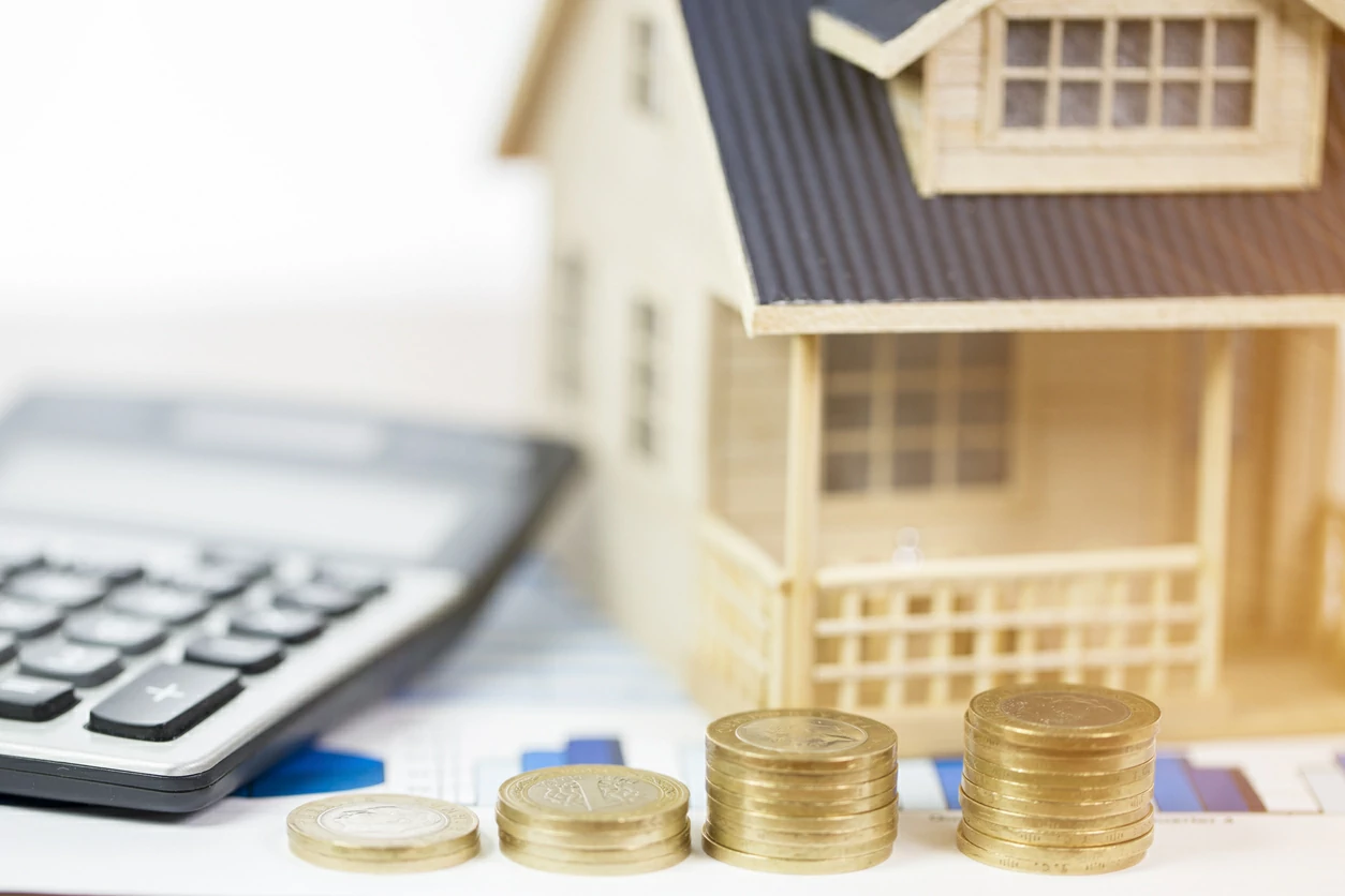 Une image représentant un immobilier ancien et la defiscalisationn adapté à un achat depuis l'étranger