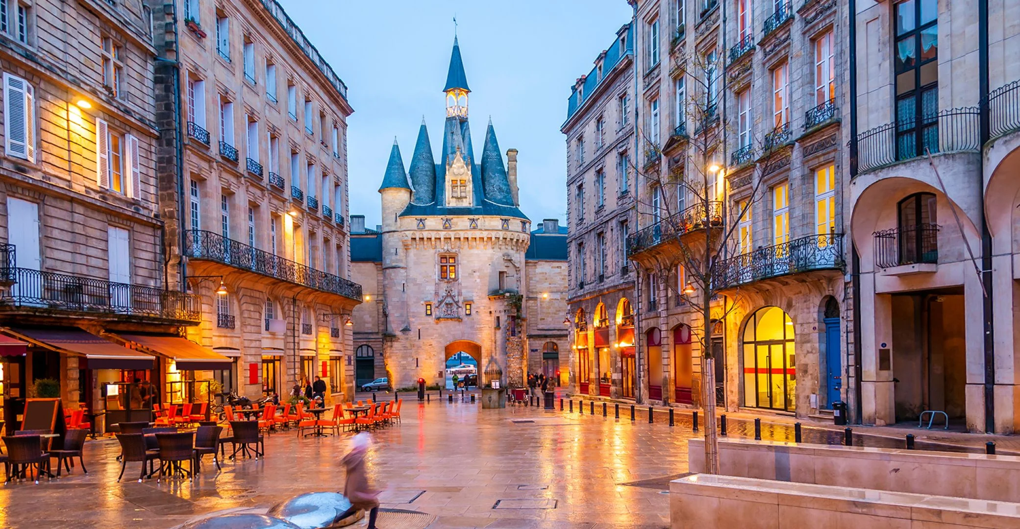 Photo montrant un beau quartier bourgeois de Bordeaux