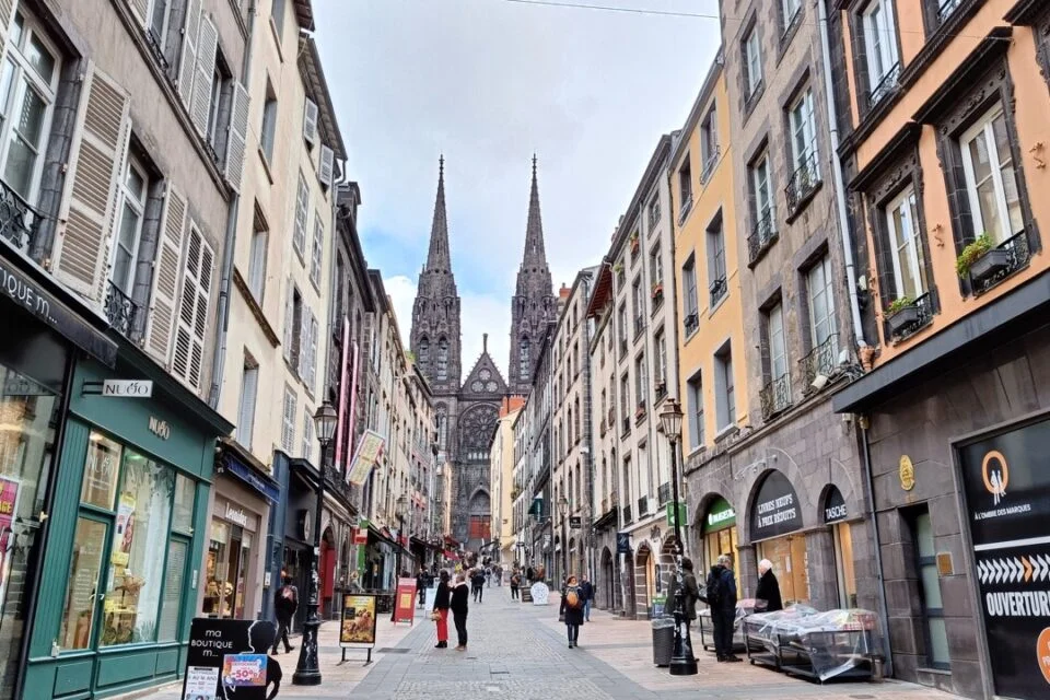 Vue d'une ville idéale pour les sci en France
