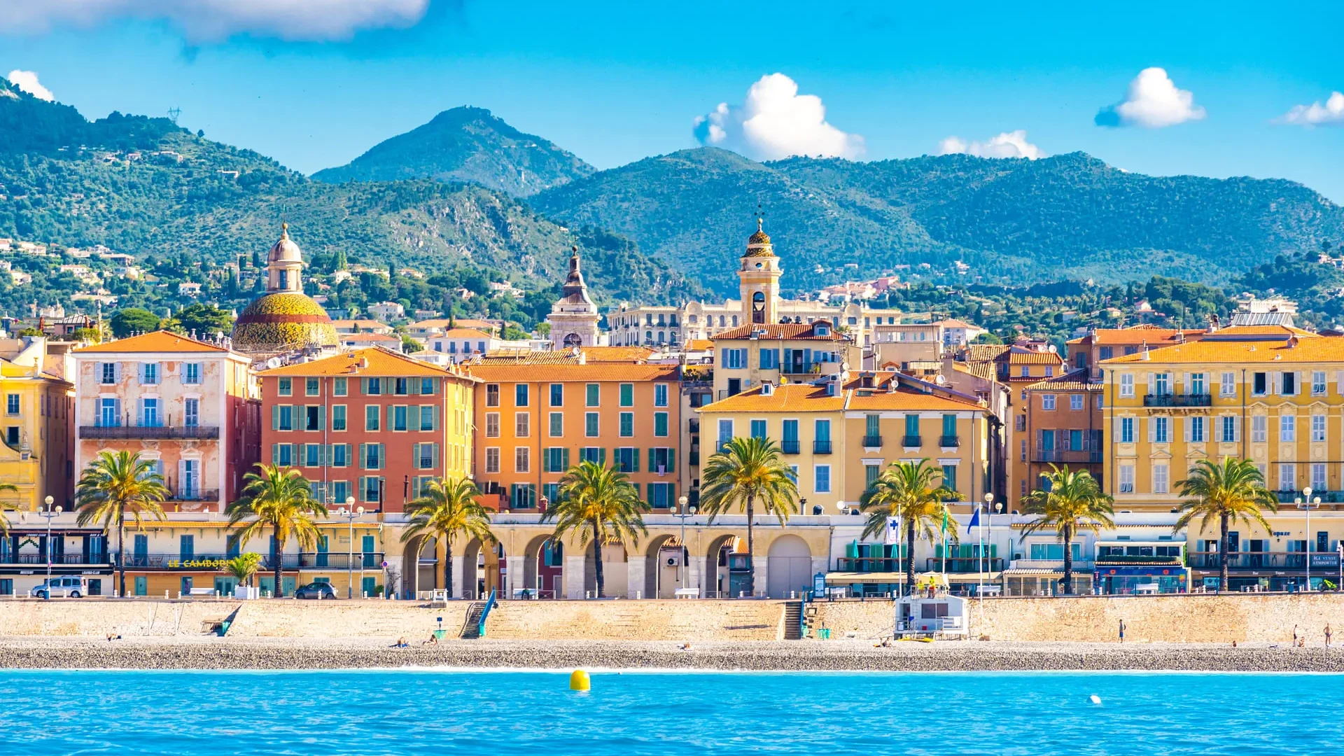 Vue extérieure d’un immeuble contemporain neuf, symbolisant un investissement dans un immeuble de rapport à Nice
