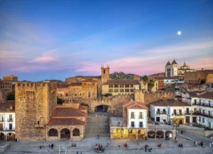 Vue panoramique d'un quartier résidentiel en Espagne, idéal pour un investissement immobilier.