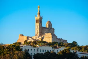Il faut choisir entre divers quartiers pour déterminer où investir à Marseille.