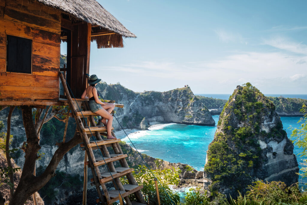 Exemple de villa moderne à Bali, accessible avec un budget de 50 000 euros, idéale pour expatriés cherchant un premier investissement immobilier avec rapport qualité-prix élevé.