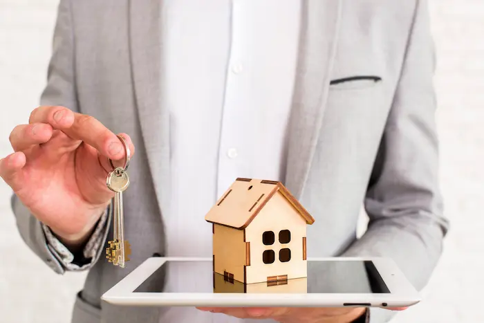 Appartement loué par un investisseur non-résident de l’UE, générant des revenus fonciers imposables en France.