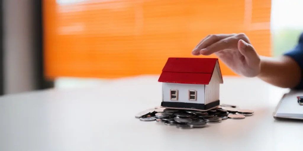 Un expert immobilier qui conseille un expatrié sur comment réduire son ifi